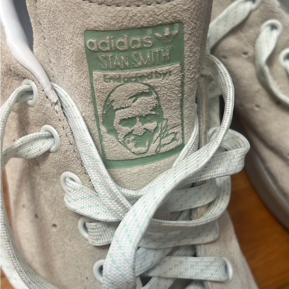 Rare Adidas Stan Smith suede sneakers men’s size 9.5